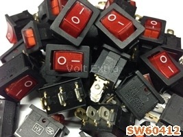 สวิทช์มีไฟ 220 V 3ขา เหลี่ยมเล็ก สีแดง